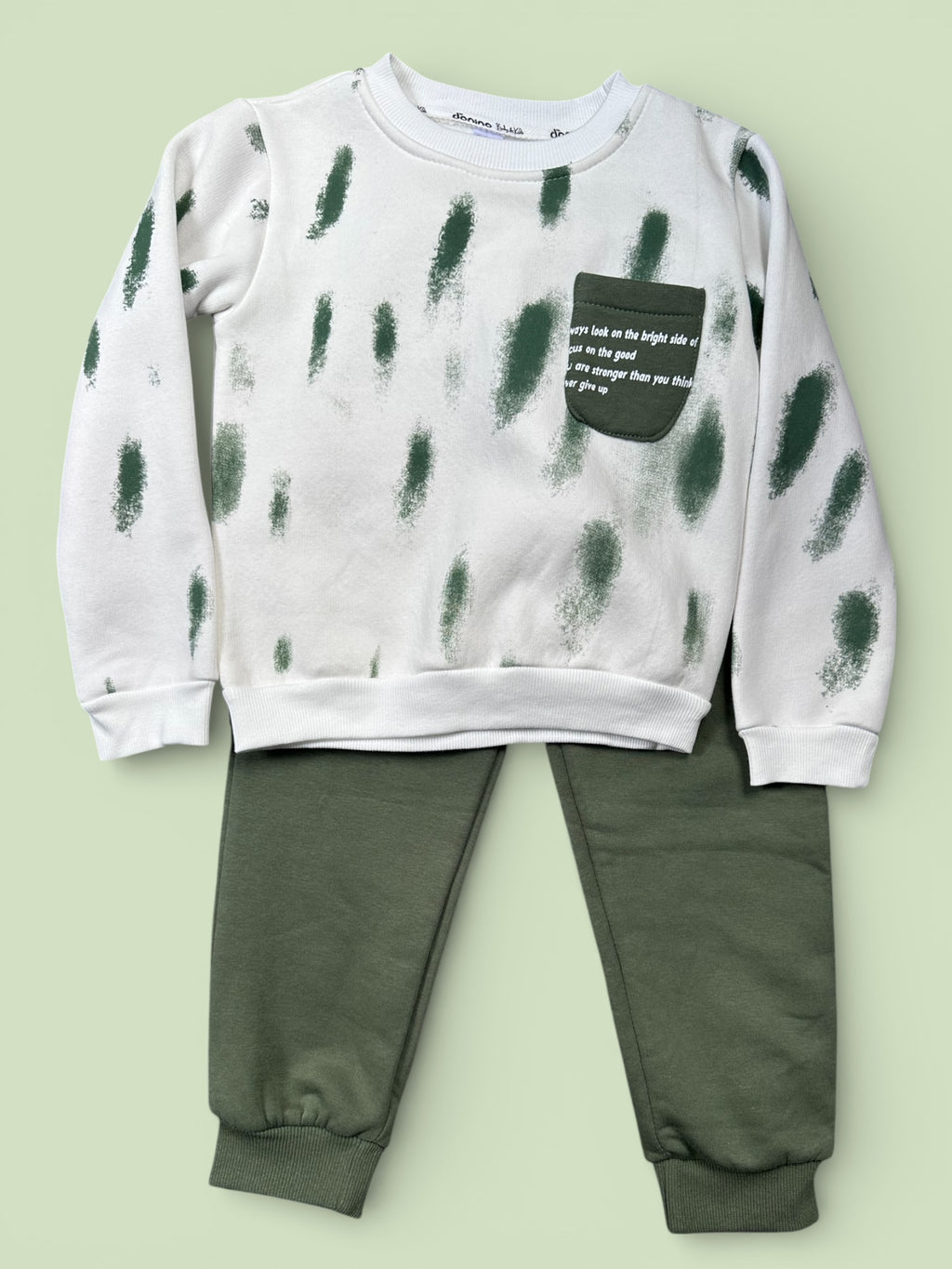 Soft jogging pant and sweater