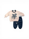 Jogging sweatshirt and pants.