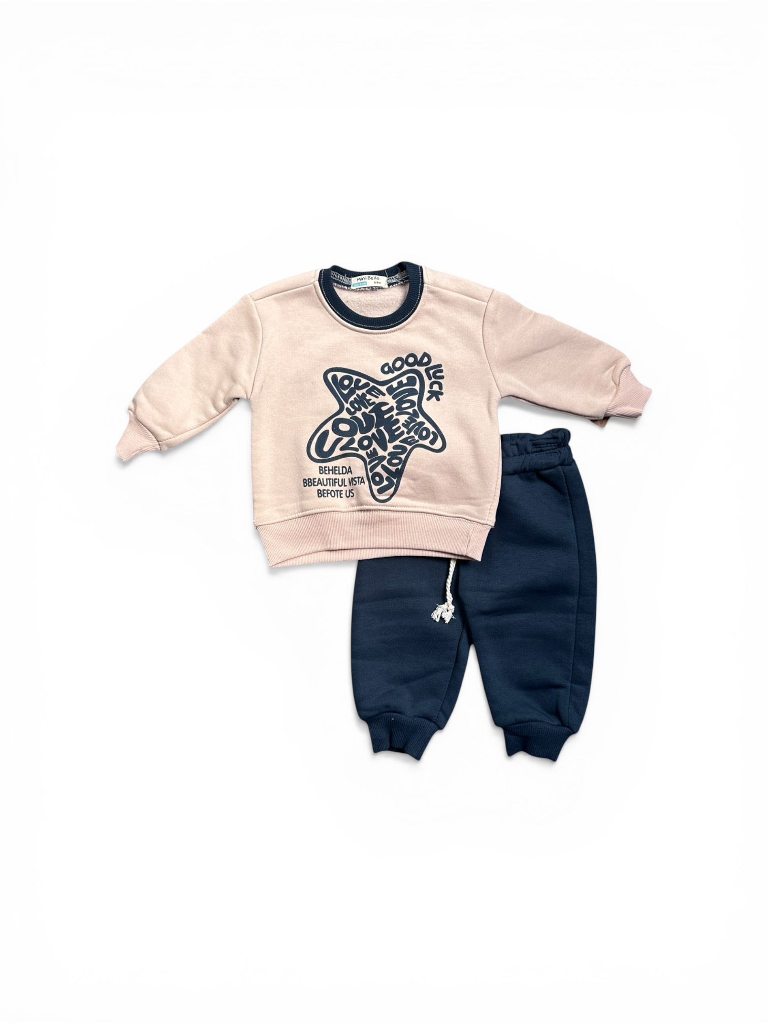 Jogging sweatshirt and pants.